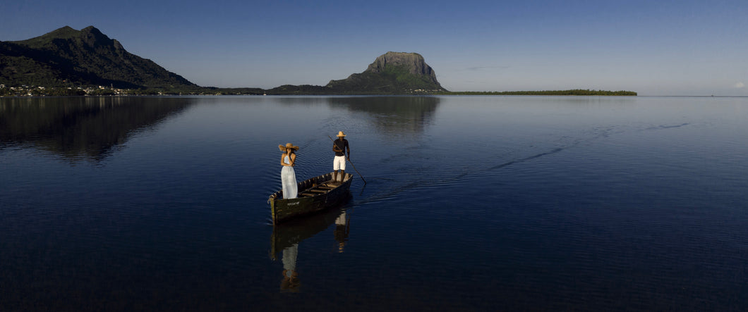 LA BARQUE DU PECHEUR ET LA VACANCIERE VERS LE MORNE LIMITED EDITION